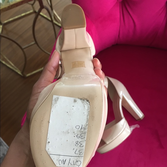 Karen Millen beige patent leather platform pumps - Picture 6 of 6